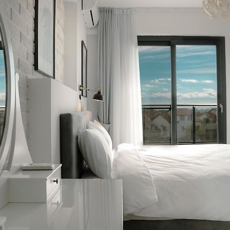 Terra Apartments In Caesar Blue Resort, Fixed Lunch Till 3Pm, Gym, Heated Pool, Sauna, Kids Club Rizokarpaso Eksteriør bilde